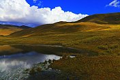 秘鲁安第斯山脉帕恰科托-布兰卡山脉-安第斯山脉的湖反射和山谷