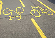 有路标的自行车道