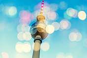 柏林电视塔和城市灯光