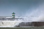 海牙海岸的暴风雨天气