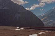 尼泊尔，Mustang，喜马拉雅山，Kagbeni, Kali Gandaki的山地景观