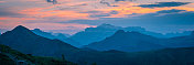 焦山口的日落。白云石山脉阿尔卑斯山脉。意大利