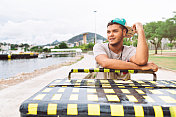 里约热内卢里约热内卢的年轻街头小贩