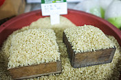 韩国首尔市场上出售的大米