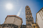 克罗地亚斯普利特的圣多姆尼乌斯大教堂的钟楼