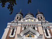 爱沙尼亚首都塔林老城亚历山大涅夫斯基大教堂部分侧视图