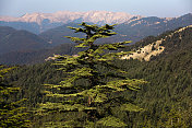 土耳其安塔利亚的黄昏山景