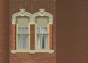 复制空间矢量插图的维多利亚房子上的华丽窗户
