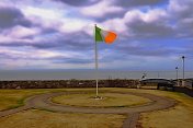 位于阿尔斯特港的爱尔兰共和国国旗