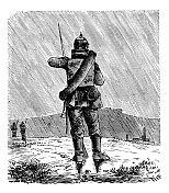 士兵在一场大雨中