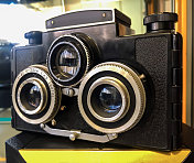 老式的3D相机。