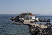 希腊天主教阿基奥斯・伊西多罗斯神庙教堂，位于希腊希奥斯岛的斯基亚达村