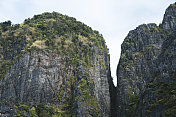 泰国皮皮群岛的石灰岩山脉
