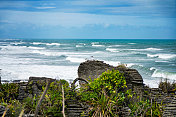 Punakaiki Pancake Rocks and Blowholes Walk, Paparoa国家公园，新西兰