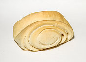 智利自制的乡村新鲜面包孤立在白色背景。