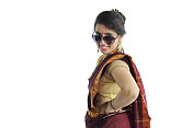 穿着传统服装的印度妇女