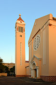 圣玛丽大教堂正面和钟楼，科纳克里，几内亚