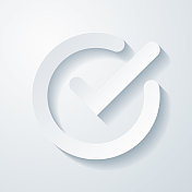 复选标记。在空白背景上具有剪纸效果的图标