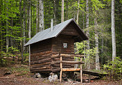 森林里的小木屋