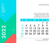 2022年7月。日历2022设计模板周将于周日开始。股票插图