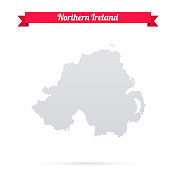 北爱尔兰地图上的白色背景与红色横幅