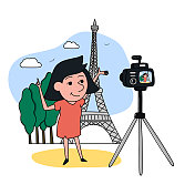 年轻女子在巴黎做视频博客
