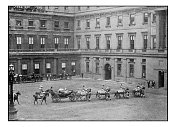 古色古香的伦敦照片:皇家游行队伍离开方庭，白金汉宫