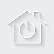 智能家居-带电源按钮的家居。图标与空白背景上的长阴影-平面设计