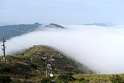 雾蒙蒙的山景，九龙峰，香港
