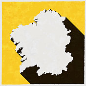 加利西亚地图与纹理黄色背景上的长阴影