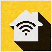 智能家居。图标与长阴影的纹理黄色背景 智能家居。图标与长阴影的纹理黄色背景