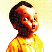 吹口哨的男孩的特写