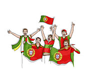 五名葡萄牙球迷在葡萄牙国旗下庆祝