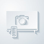 电视摄像机。空白背景上剪纸效果的图标