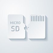 Micro SD卡-前后视图。空白背景上剪纸效果的图标