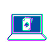 带扑克牌的笔记本电脑。图标与两种颜色叠加在白色背景上