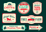 圣诞节和节日标签设计集与各种节日问候树农场，雪橇，圣诞老人的车间，夫人克劳斯面包店，驯鹿谷仓