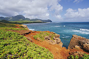 美国夏威夷考艾岛的Mahaulepu Waiopili Heiau徒步小径崎岖的海岸线