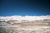 南天山冬季山景