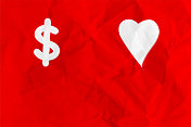 我喜欢Dollar -One艺术纯白色心形和美国货币美元符号在普通的充满活力的红色纹理皱褶纸水平褶皱矢量背景与褶皱和折痕