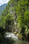 山河景观有岩石、岩石圈峡谷