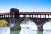 意大利帕维亚:盖桥/春天的老桥