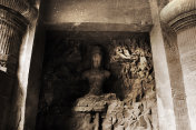 象皮塔洞穴中印度教湿婆神的古老雕刻
