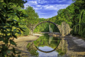 德国Kromlau的Rakotz桥(拱桥，Rakotzbrücke) (HDRi)