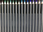 一批彩色铅笔