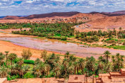 摩洛哥的村庄和河流绿洲