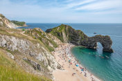 多塞特Durdle Door海滩上的夏天