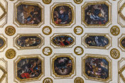 斯波莱托大教堂，圣体礼拜堂的天花板(翁布里亚，意大利)