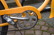 自行车踏板和链条
