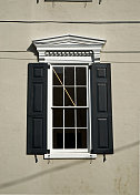 华丽的百叶窗在查尔斯顿，南卡罗来纳州
